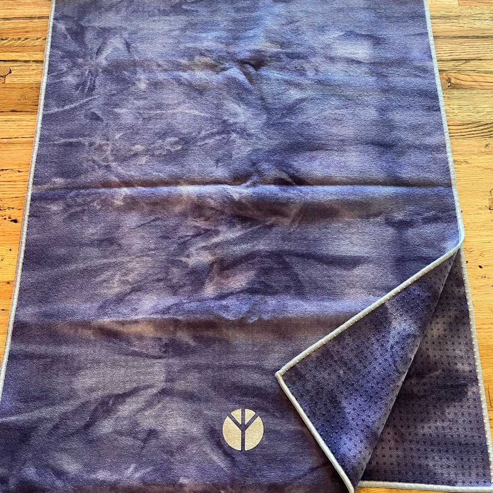 Yogitoes hot yoga towel